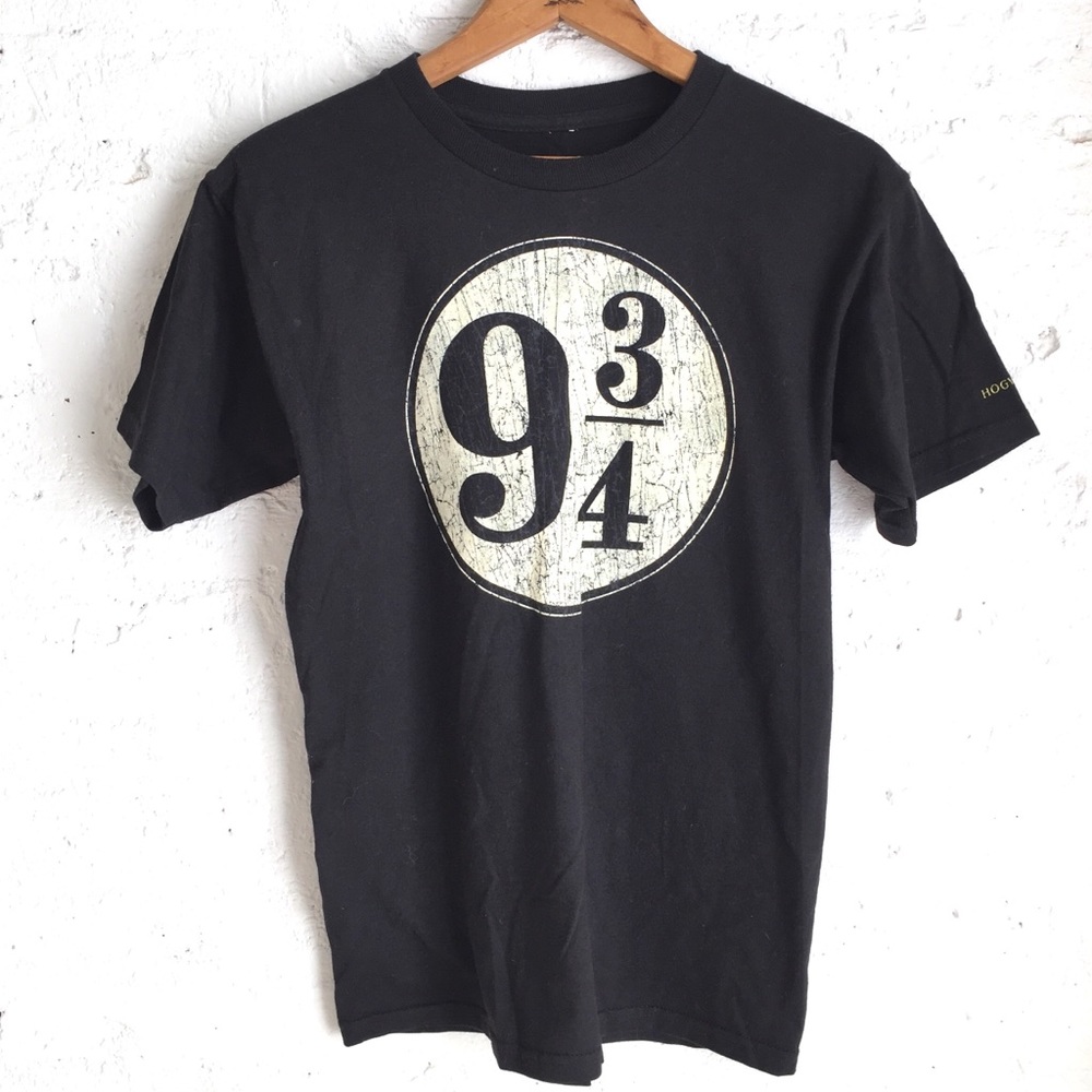 Harry Potter NWOT Platform 9 3/4 black t-shirt
